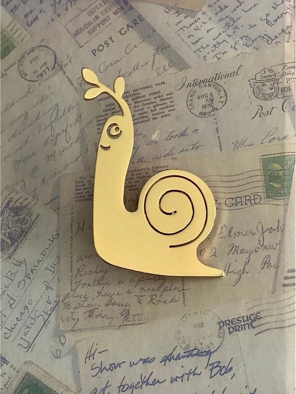 Charming Gold Snail Pin Brooch – Cute Nature-Inspired Accessory